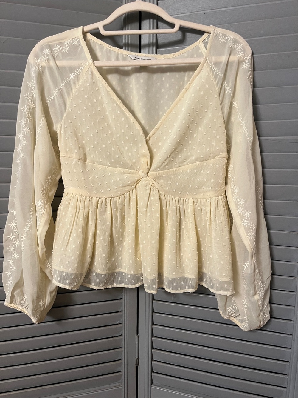 American Eagle Cream Swiss Dot Peplum Cropped Blouse, Embroidered Sleeves, Sz S